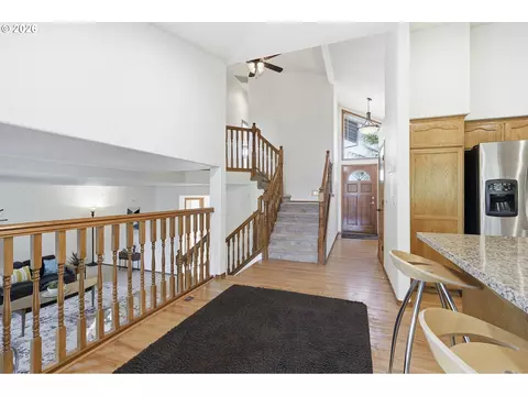Entry Way - 2704 SW Giese Loop, Gresham, OR 97080 photo 2 of 3