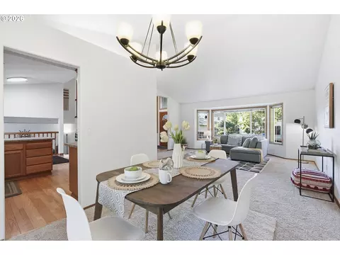 Dining - 2704 SW Giese Loop, Gresham, OR 97080 photo 2 of 2