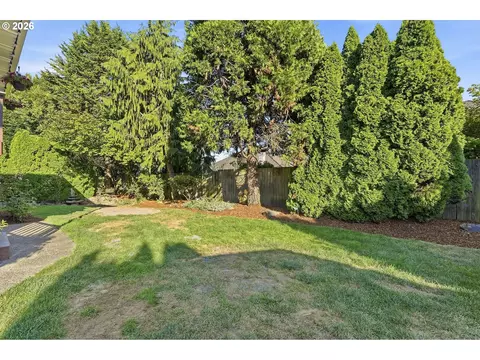 Exterior - 2704 SW Giese Loop, Gresham, OR 97080 photo 7 of 11