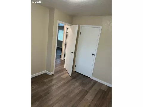 Bedroom - 18010 SE Langensand Rd, Sandy, OR 97055 photo 2 of 8