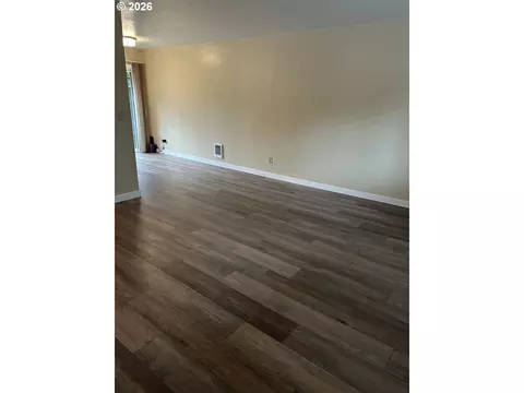 Living - 18010 SE Langensand Rd, Sandy, OR 97055 photo 2 of 3