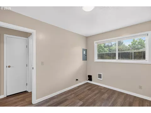 Bedroom - 18010 SE Langensand Rd, Sandy, OR 97055 photo 6 of 8