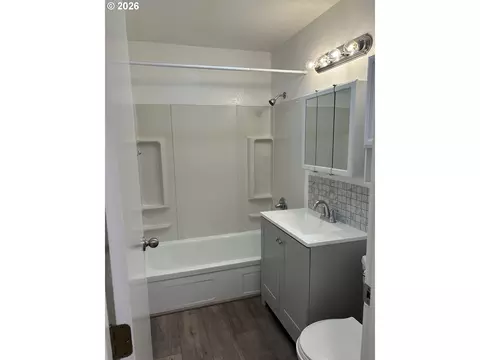 Bath - 18010 SE Langensand Rd, Sandy, OR 97055 photo 1 of 1
