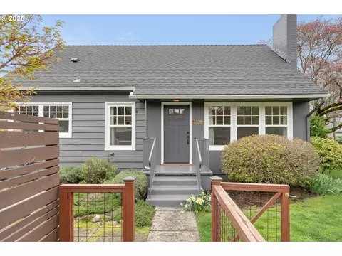 6425 NE Skidmore St, Portland, OR 97218