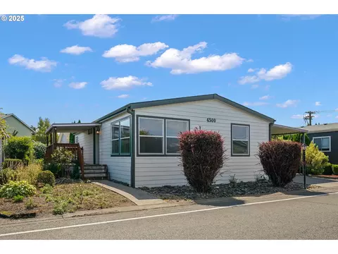 4500 Angie Marie Way NE #17, Salem, OR 97305
