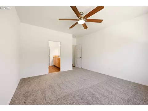 Bedroom - 11855 SE Jed Ct, Sandy, OR 97055 photo 2 of 6