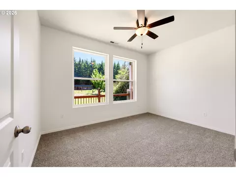 Bedroom - 11855 SE Jed Ct, Sandy, OR 97055 photo 3 of 6