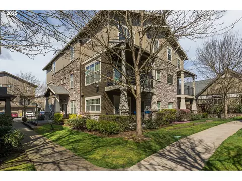 654 NE Garswood Ln, Beaverton, OR 97006