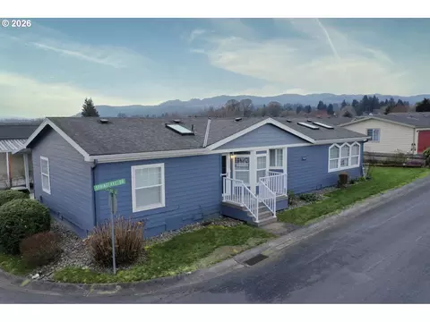 51469 SE Westlake Dr, Scappoose, OR 97056