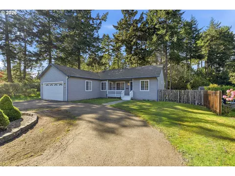 1120 Lakeshore Dr, Coos Bay, OR 97420