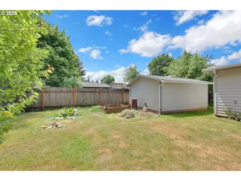 Exterior - 1425 Taney St, Eugene, OR 97402 photo 6 of 10