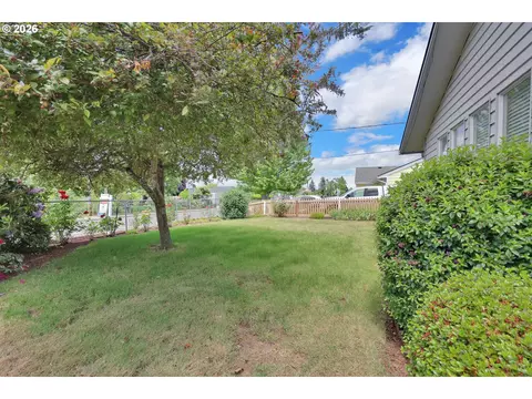Exterior - 1425 Taney St, Eugene, OR 97402 photo 9 of 10