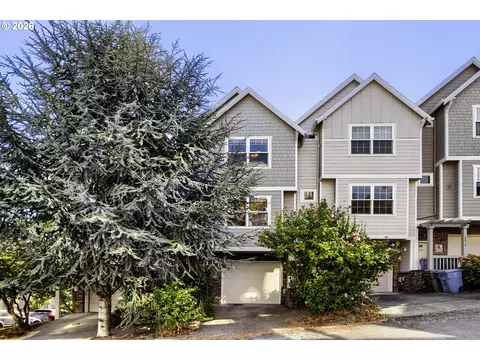 2606 S Water Ave, Portland, OR 97201