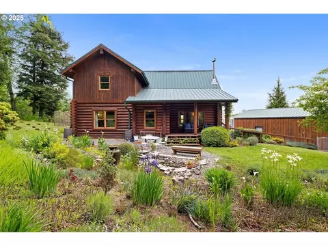 35324 Mudd Ln, Astoria, OR 97103
