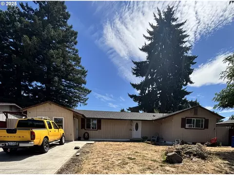 880 Skipper Ave, Eugene, OR 97404 photo 1