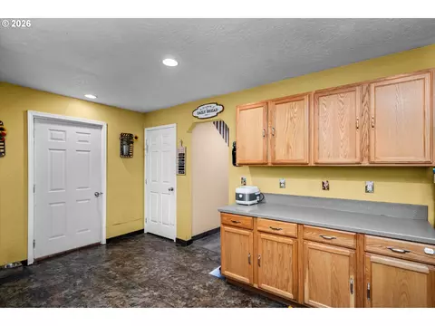 Other - 91051 Leashore Dr, Vida, OR 97488 photo 9 of 10