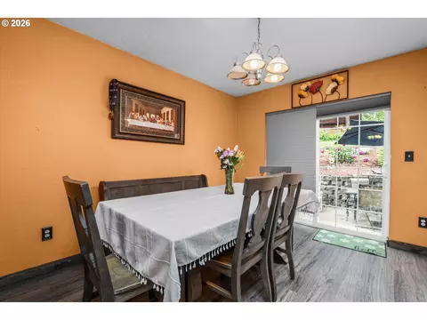 Dining - 91051 Leashore Dr, Vida, OR 97488 photo 1 of 1