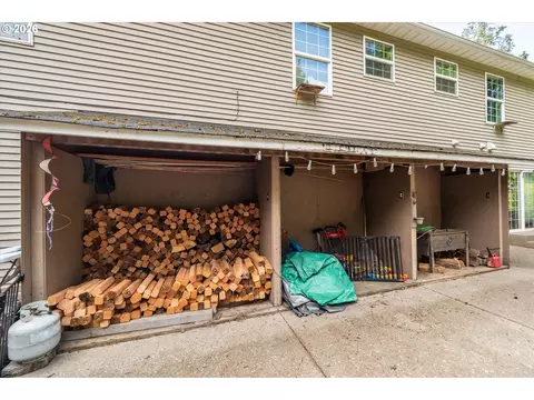 Exterior - 91051 Leashore Dr, Vida, OR 97488 photo 5 of 6