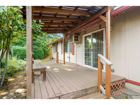 Exterior - 2215 Princeton Dr, Eugene, OR 97405 photo 12 of 13