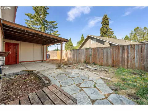 Exterior - 2215 Princeton Dr, Eugene, OR 97405 photo 11 of 13