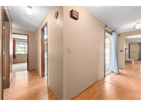 Entry Way - 2215 Princeton Dr, Eugene, OR 97405 photo 2 of 2