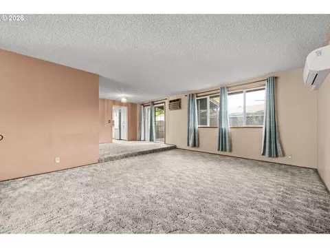 Living - 2215 Princeton Dr, Eugene, OR 97405 photo 2 of 11