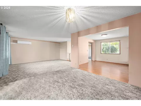Living - 2215 Princeton Dr, Eugene, OR 97405 photo 3 of 11
