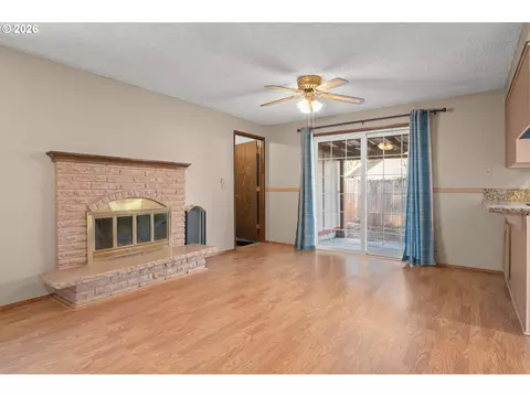 Living - 2215 Princeton Dr, Eugene, OR 97405 photo 9 of 11