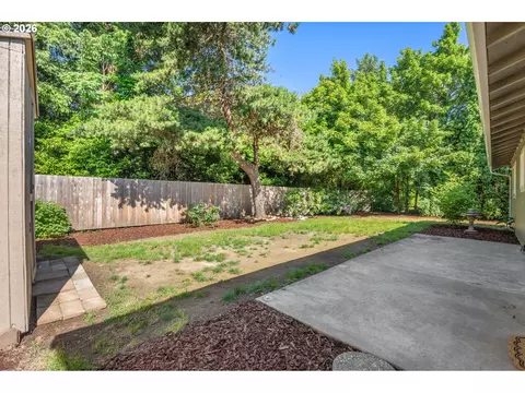 Exterior - 3003 NE Hale Ave, Gresham, OR 97030 photo 4 of 7