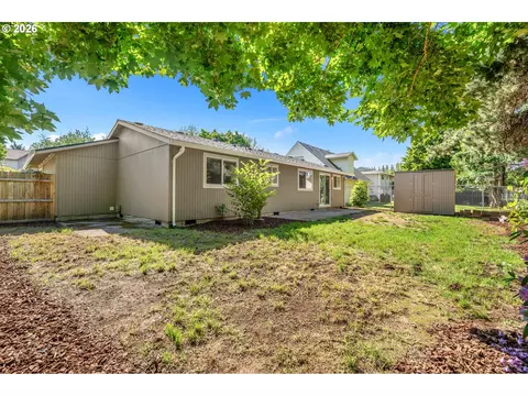 Exterior - 3003 NE Hale Ave, Gresham, OR 97030 photo 7 of 7
