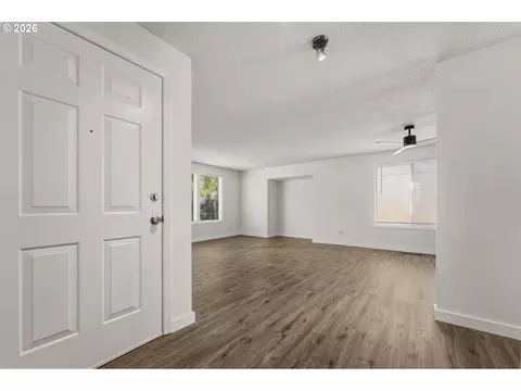 Living - 3003 NE Hale Ave, Gresham, OR 97030 photo 1 of 9