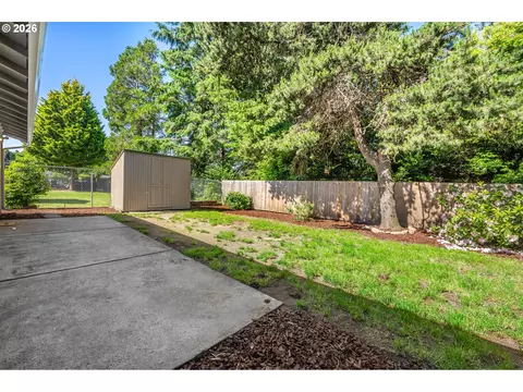 Exterior - 3003 NE Hale Ave, Gresham, OR 97030 photo 3 of 7