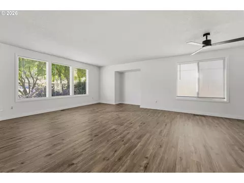Living - 3003 NE Hale Ave, Gresham, OR 97030 photo 2 of 9