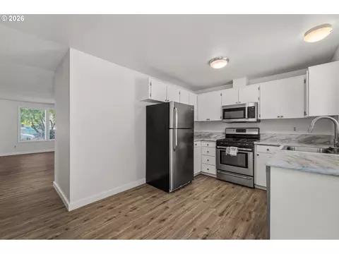 Kitchen - 3003 NE Hale Ave, Gresham, OR 97030 photo 1 of 5