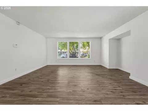 Living - 3003 NE Hale Ave, Gresham, OR 97030 photo 5 of 9