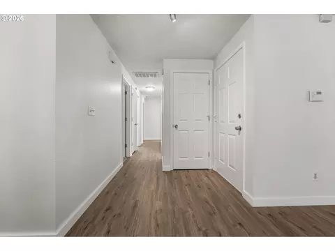 Entry Way - 3003 NE Hale Ave, Gresham, OR 97030 photo 1 of 1