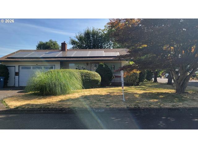1404 Umpqua Rd, Woodburn, OR 97071