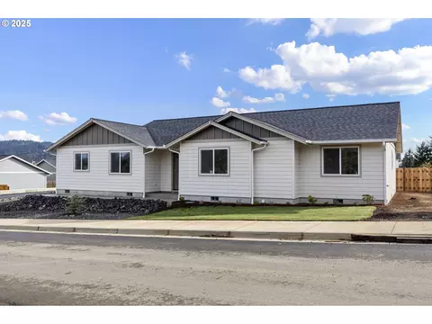 892 Fir Grove Ln, Sutherlin, OR 97479