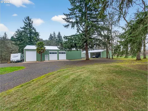 Exterior - 12345 S Fox Rd, Molalla, OR 97038 photo 10 of 11