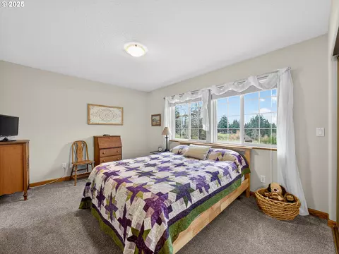 Bedroom - 12345 S Fox Rd, Molalla, OR 97038 photo 3 of 3