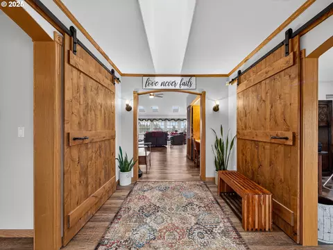 Entry Way - 12345 S Fox Rd, Molalla, OR 97038 photo 4 of 4
