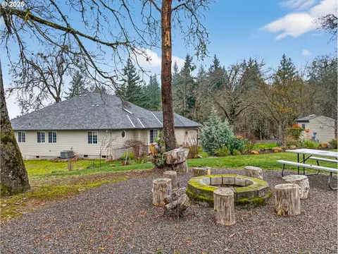 Exterior - 12345 S Fox Rd, Molalla, OR 97038 photo 6 of 11