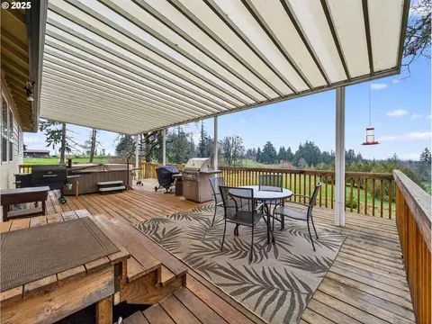 Exterior - 12345 S Fox Rd, Molalla, OR 97038 photo 5 of 11