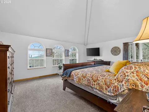 Bedroom - 12345 S Fox Rd, Molalla, OR 97038 photo 2 of 3