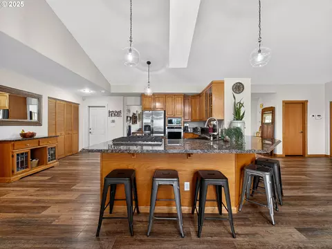 Kitchen - 12345 S Fox Rd, Molalla, OR 97038 photo 3 of 3