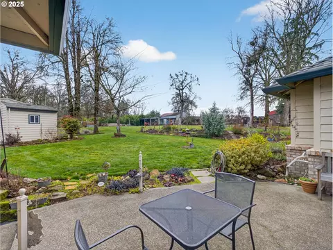 Exterior - 12345 S Fox Rd, Molalla, OR 97038 photo 3 of 11