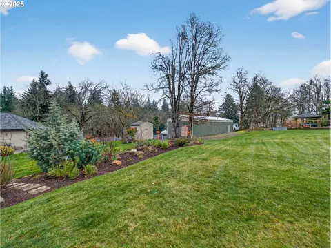 Exterior - 12345 S Fox Rd, Molalla, OR 97038 photo 7 of 11