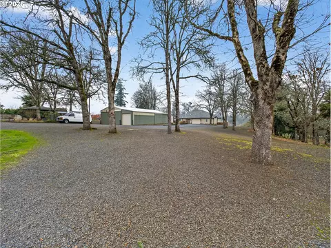 Exterior - 12345 S Fox Rd, Molalla, OR 97038 photo 9 of 11