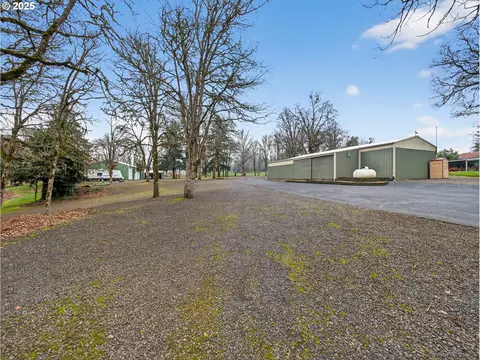 Exterior - 12345 S Fox Rd, Molalla, OR 97038 photo 8 of 11