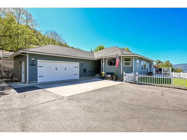 2804 NW Daysha Dr, Roseburg, OR 97471